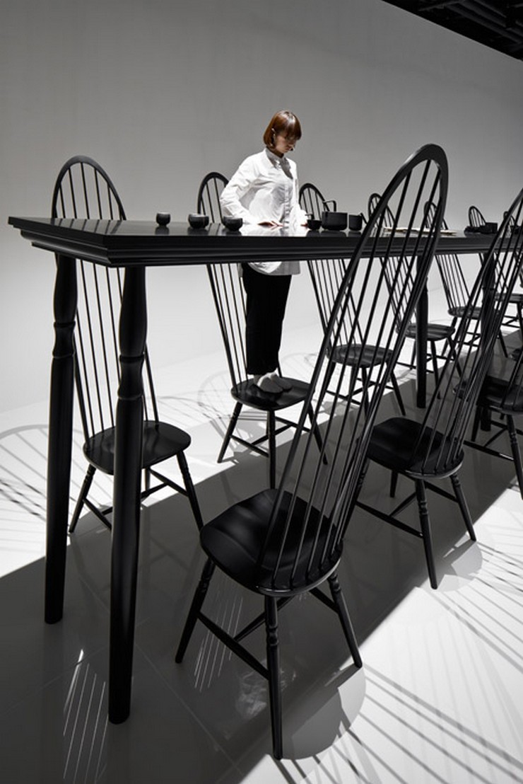The Crazy Dining Room Optical Illusion by Nendo | This incredible creation was presented at the Milan Expo of 2015, but it's still an iconic statement in the world of design. #opticalillusion #diningtables #diningchairs #diningroom
