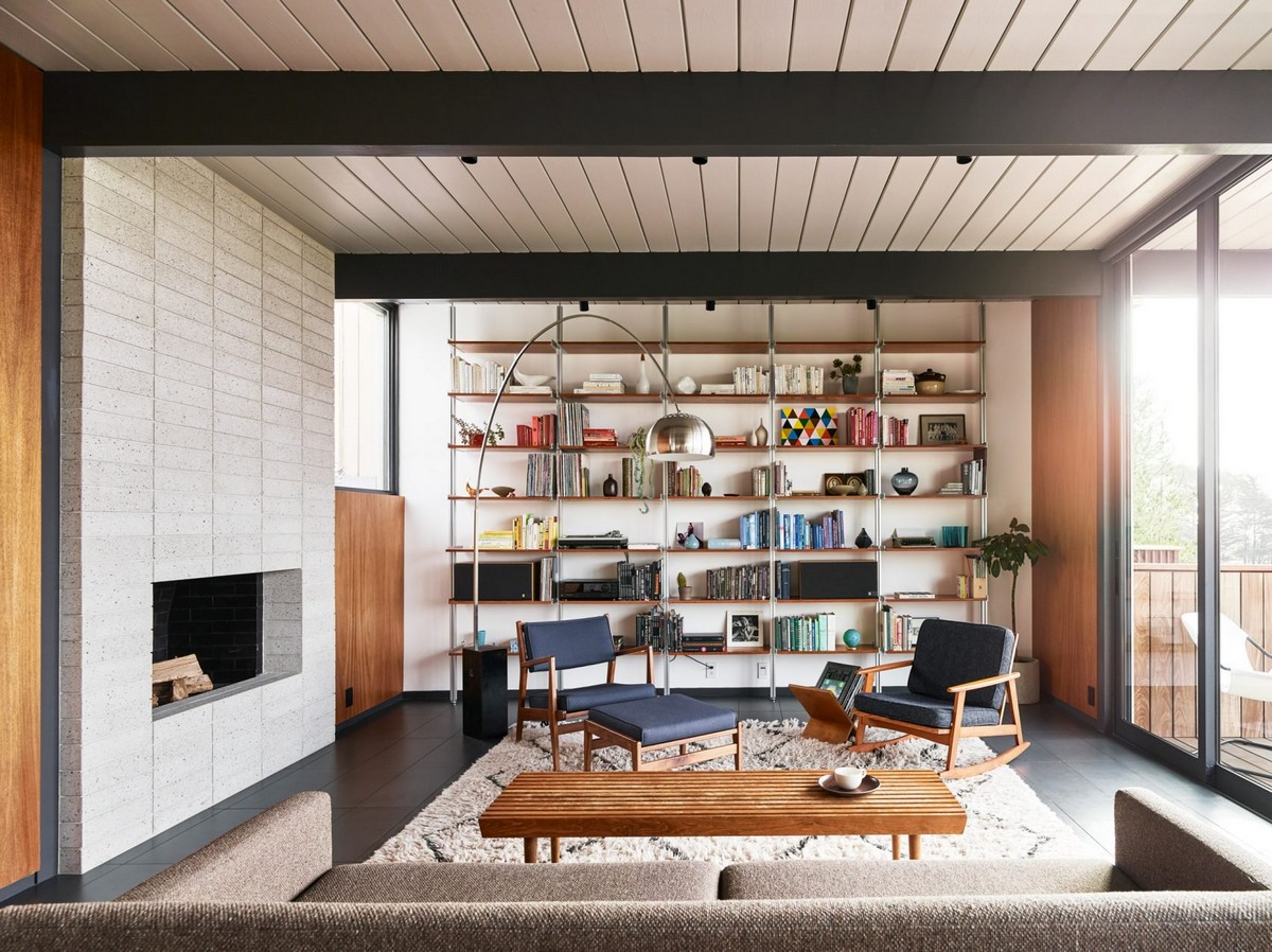 San Francisco Home Gets a Mid-Century Look by Michael Hennessey | A 1960s home in California built by Joseph Eichler, the father of America's modernist housing. #interiordesign #homedesign #midcentury #homedecor #modernhome