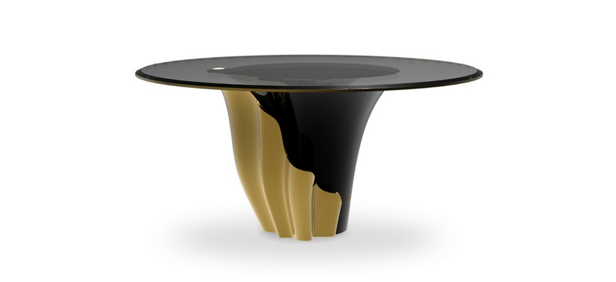 A Mysterious Silhouette: Yasmine, The Deadly Passion