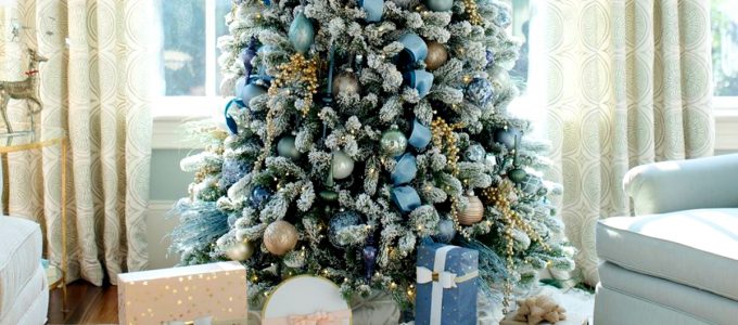 6 Mesmerizing Ways To Decor Your Christmas Tree This Holiday | Streets are already starting to shine with all of the traditional fairy lights that warm up people's hearts. #christmasdecor #christmastree #homedecor #fairylights #christmasspirit #interiordesign