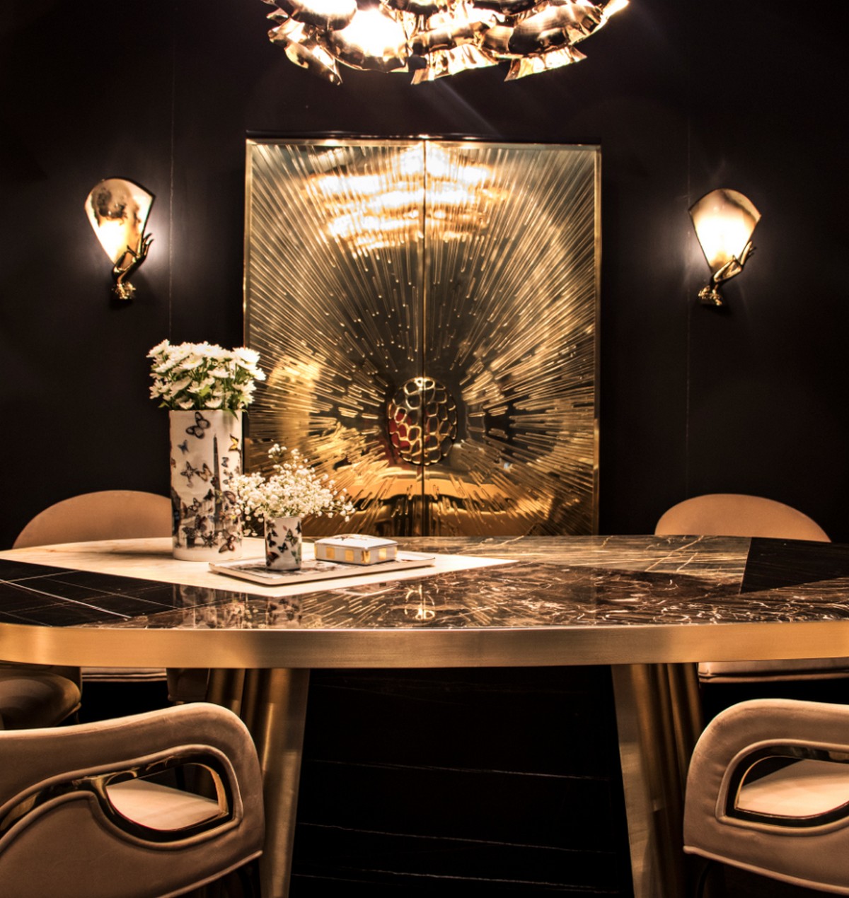 The Decodiva Dining Table: Craftsmanship Meets Contemporary Design